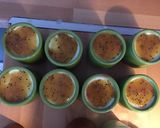 Une image de l'étape 4 de Petites crèmes pistache au coulis de kiwi prune pêche.