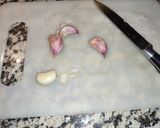 Foto del paso 3 de la receta: Emperador con cebolla caramelizada, champiñones rodajas de tomate con un toque de vino blanco