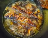 Foto langkah ke 3 dari resep Ikan Kembung Kecap Pedas.