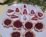Foto del paso 4 de la receta: Galletitas y Tartitas Con Frutillas