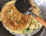 Foto langkah ke 5 dari resep Telor Dadar Pegagan.