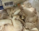 Gambar langkah 1 resipi Cendawan tiram enoki dan telur.