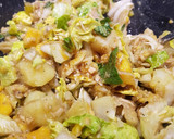 Foto del paso 3 de la receta: Ensalada de bonito con mango, atún y sésamo