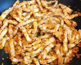 Hình bước làm 5 của món Thịt Ba Chỉ Xào Mắm Ruốc Huế