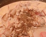 Hình bước làm 3 của món Ravioli Sốt Kem Nấm Topping Cá Hồi Xông Khói & Trứng Cá Caviar