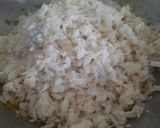 A picture of step 3 of Kande (onion) pohe.