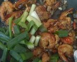 Foto langkah ke 3 dari resep Udang goreng black pepper.