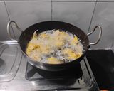 A picture of step 2 of Pakoda.