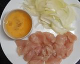 รูปขั้นตอนการทำที่ 1 ของ ข้าวราดผัดไก่หอมใหญ่และไข่