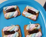 Foto del paso 2 de la receta: Galletitas de salvado y miel rellenas de malvaviscos y chocolate