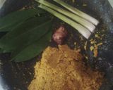 Foto langkah ke 3 dari resep Ayam Ungkep Bumbu Kuning.