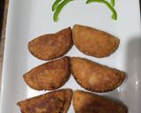 A picture of step 7 of Chicken cheese D samosa 🍣🍣🍣🍣❤❤❤.