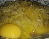 A picture of step 2 of Moimoi noodle with cabbage sause.