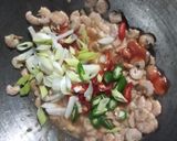 Foto langkah ke 4 dari resep Udang Saus Tomat.