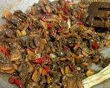 Foto langkah ke 4 dari resep Oseng Oseng Kerang Manis Pedas kesukaanku .