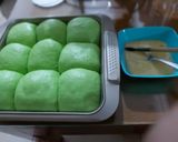 Foto langkah ke 5 dari resep Roti Sobek Pandan Melaka.