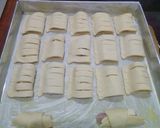 Foto langkah ke 2 dari resep Puff pastry isi sosis & keju.