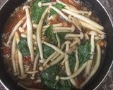 Foto langkah ke 3 dari resep Tumis Jamur kuah Tomat.