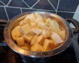 A picture of step 1 of Potato Salad.
