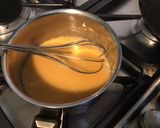 Une image de l'étape 2 de Sauce crémeuse au bouillon de crevettes et cresson.