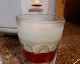 Foto langkah ke 2 dari resep Korean Strawberry Milk.