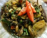 Foto langkah ke 5 dari resep Cumi Asin Pedas Cabe Hijau.