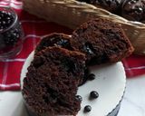 Foto langkah ke 5 dari resep #22. Easy Chocolate Yoghurt Muffins (1 telur, no mixer).