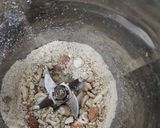 A picture of step 2 of Oats dry fruit panjeeri.
