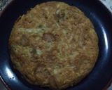 Foto langkah ke 4 dari resep Omelet Mie komplit.