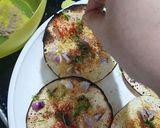 A picture of step 5 of Masala papad.