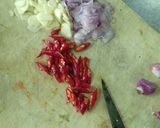 Foto langkah ke 1 dari resep Menu siang + sambal datang bulan (super sederhana).
