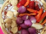 Lalapan terong lauk tempe tepung