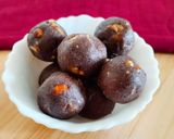 A picture of step 4 of Ragi walnut ladoo.