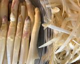 Une image de l'étape 1 de Blanc de poulet à l’asperge blanche.