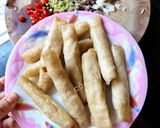 Hình bước làm 1 của món Mì Căn Xào Sả Ớt