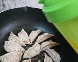 Foto langkah ke 4 dari resep Yaki Gyoza Ayam Udang.