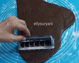 Foto langkah ke 7 dari resep Kue Coklat Mete Kriuk Yummy.