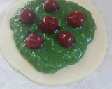 Foto del paso 4 de la receta: Tartaletas de hojaldre con crema de pistachos y cerezas
