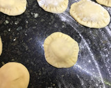 Foto del paso 7 de la receta: Sorrentinos de jamón y queso
