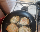 Foto del paso 5 de la receta: Fritos de zapallo italiano con zanahoria y papitas fritas 😅