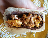 Foto del paso 2 de la receta: Taquitos de huevo con chorizo para llevar