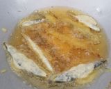 Foto langkah ke 2 dari resep Ikan pindang dan tempe goreng tepung.