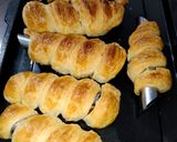 A picture of step 3 of Cream Rolls.