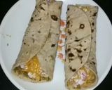 A picture of step 5 of Leftover roti | roti wrap.