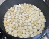 Foto langkah ke 1 dari resep 68. Sambal Goreng Tahu Hati.