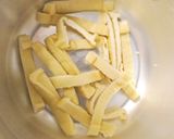 A picture of step 2 of Boiled deep-fried tofu and Komatsuna.