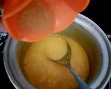 A picture of step 4 of Mango Cheese cake.
