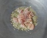 Foto langkah ke 3 dari resep Ayam Kornet Tumis Daun Bawang.