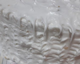 Foto del paso 9 de la receta: Torta de cumpleaños: duraznos con crema y dulce de leche