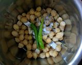 A picture of step 13 of Spinach bowl with chickpeas curry & spicy Hummus.